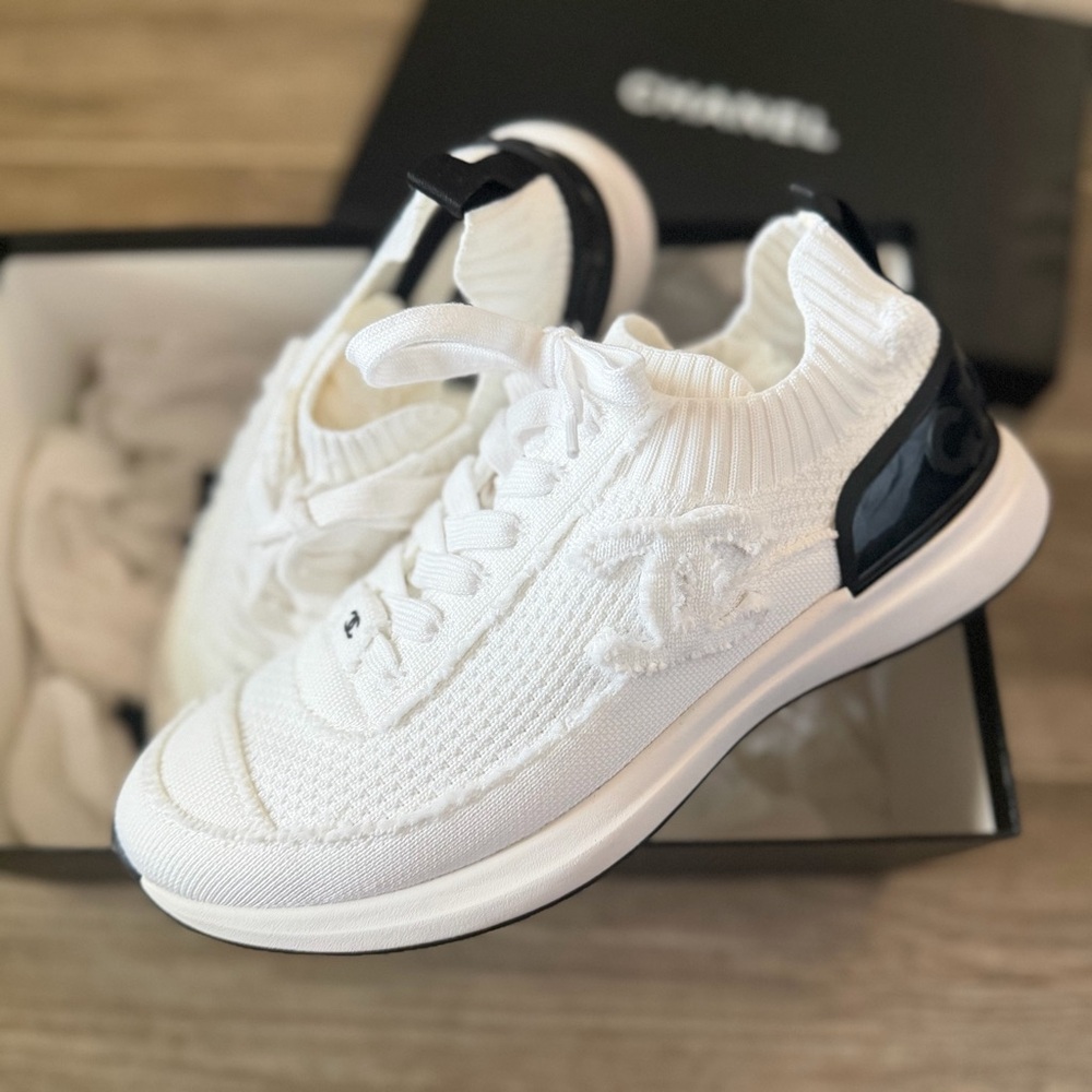 CHANEL White and Black Knit Trainer Sneakers size 39 (New in Box)
